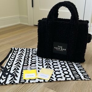 Mark Jacobs, the Teddy medium tote bag black